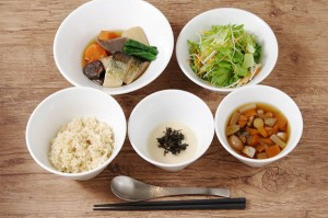 Set meal with organic brown rice and simmered Yukimuro Yasai
